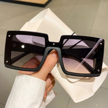 “Fashion Flare” Women’s Plastic Mirror Square Sunglasses