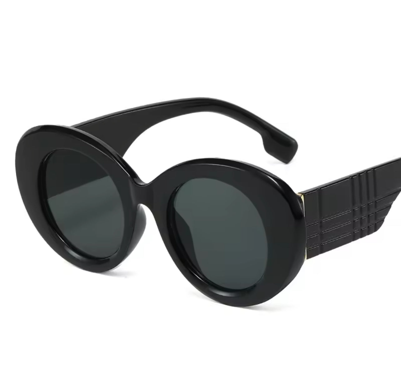 “Cut up” Women’s Round Stylish Sunglasses