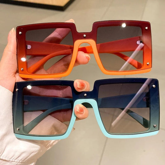 “Fashion Flare” Women’s Plastic Mirror Square Sunglasses