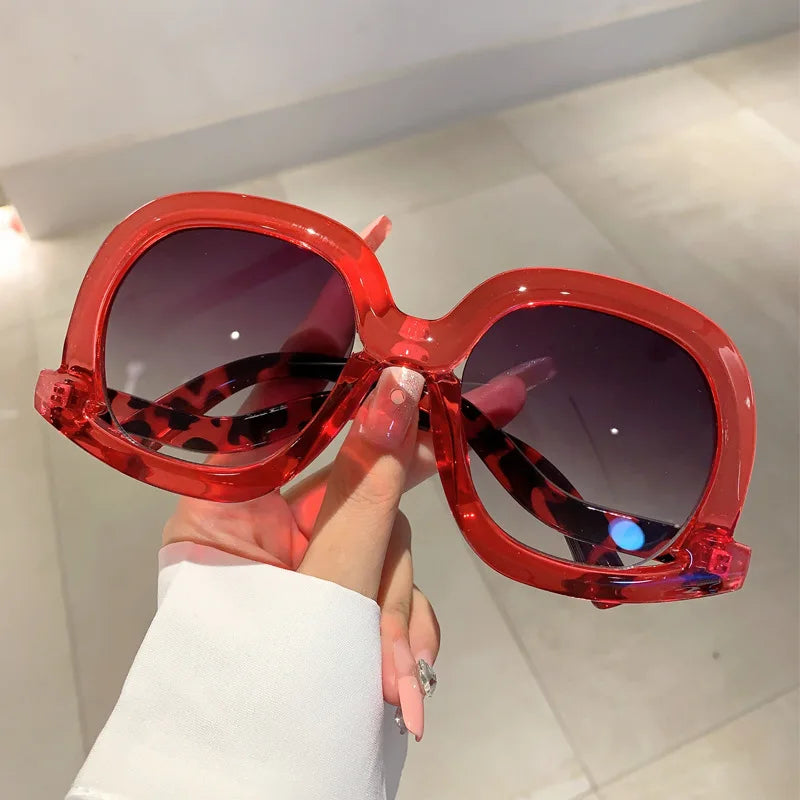 "Morgan: Oversize Fashion Frame Sunglasses