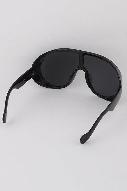 Googles: Oversize Fashion Sunglasses - Weekend Shade Sunglasses